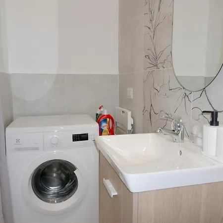 Central Apartment *