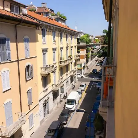 Central Apartment Apartment Milan