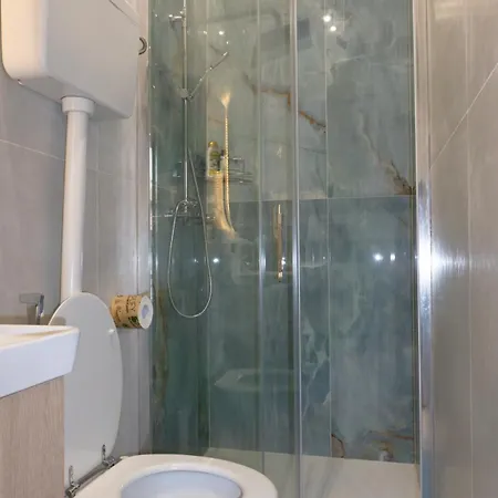 Metro M1 Apartment *